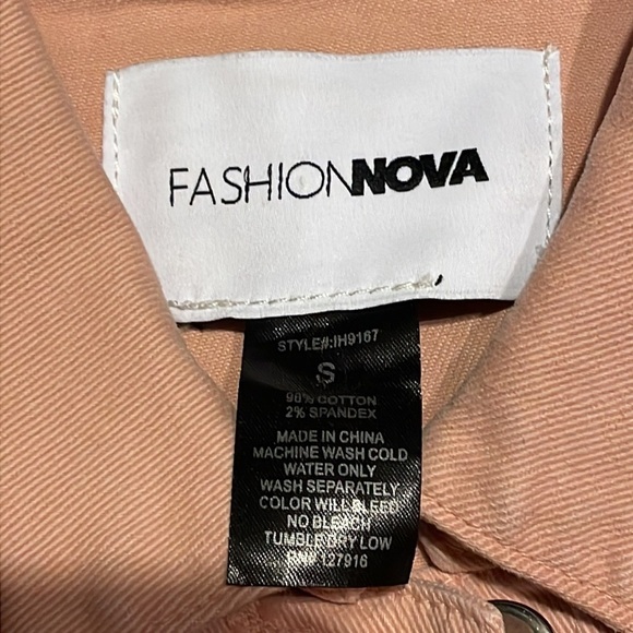 FASHION Nova Light Pink Cropped Jean Jacket Size Small - Picture 4 of 7
